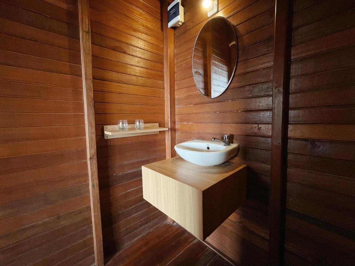 Azana Essence Villa Tabitha Lombok Bumbang Exterior photo