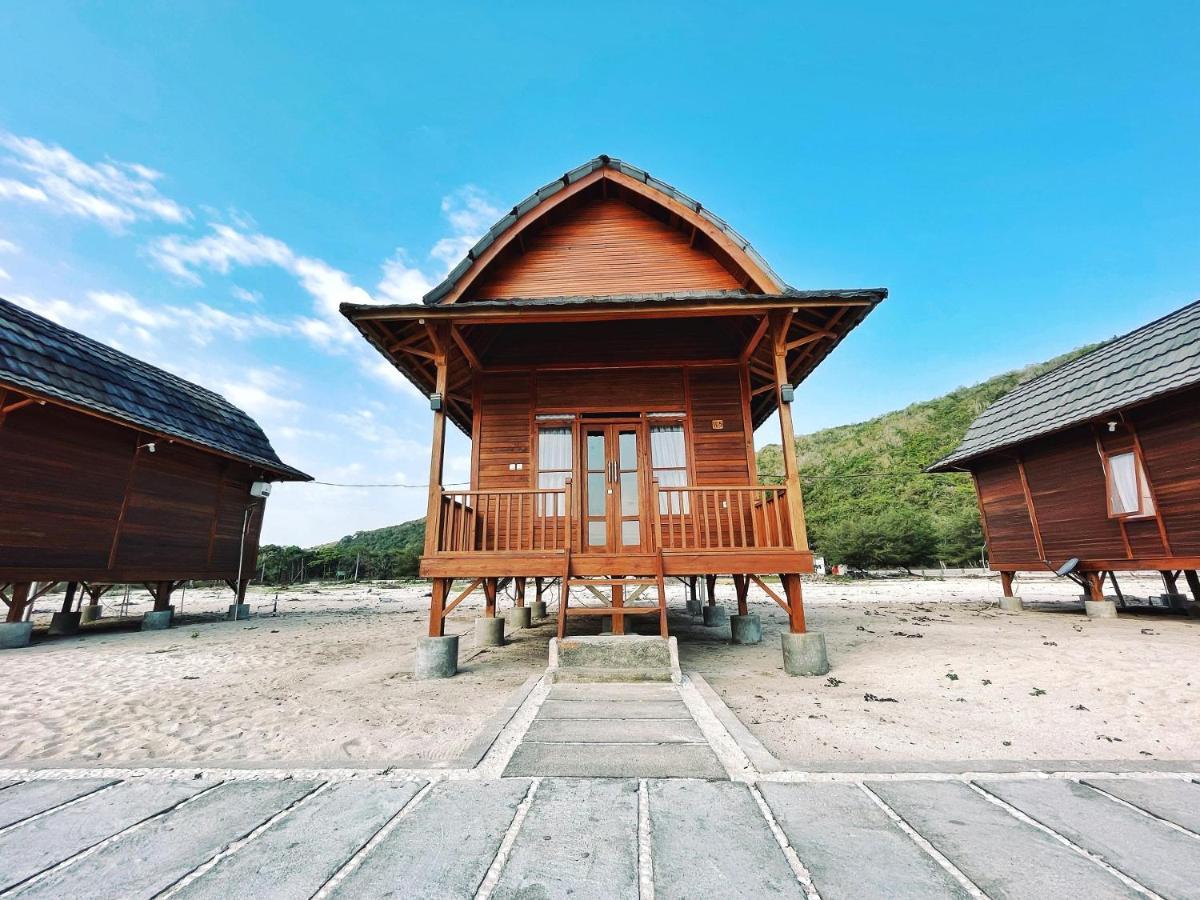 Azana Essence Villa Tabitha Lombok Bumbang Exterior photo